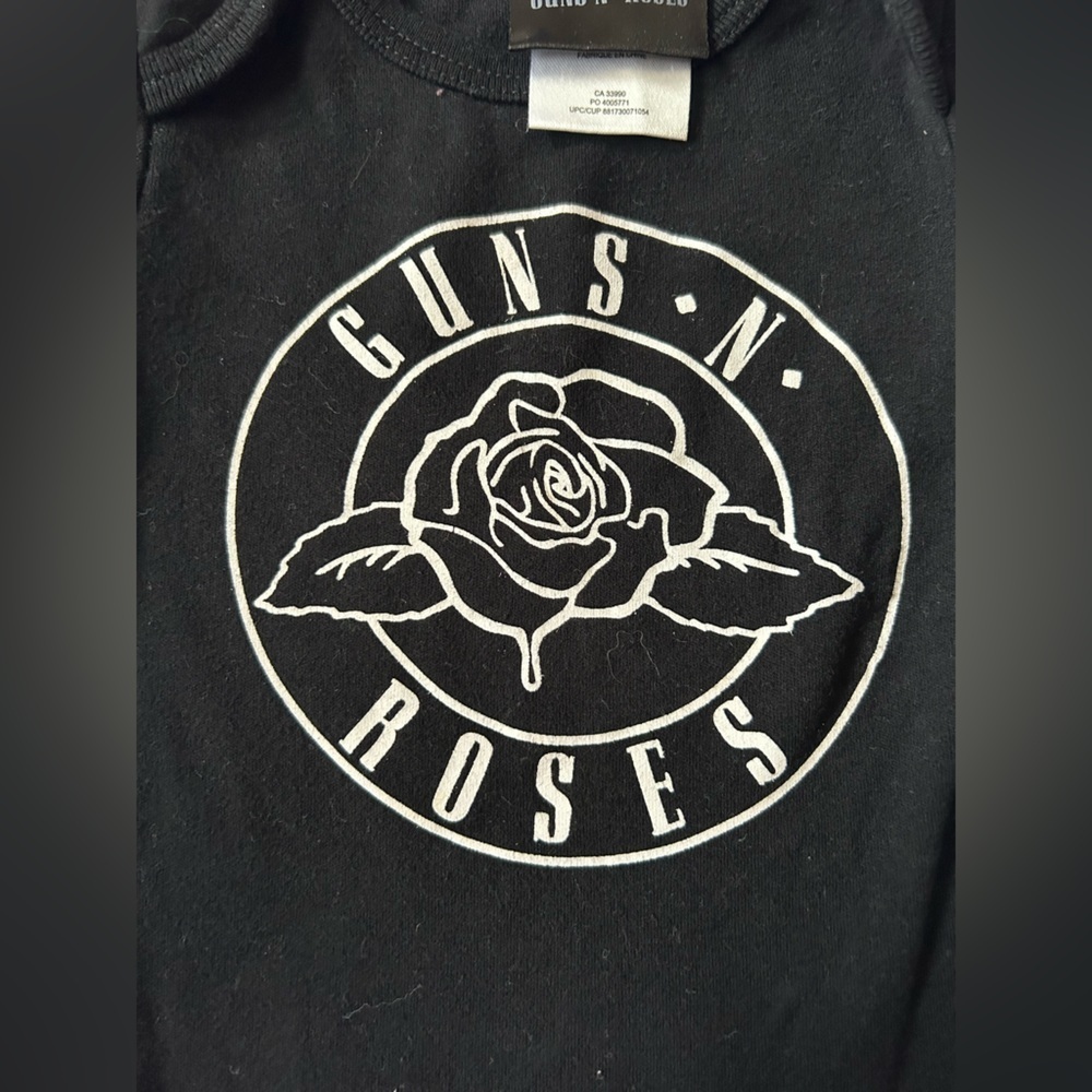 Guns N Roses onesie - Picture 2 of 6
